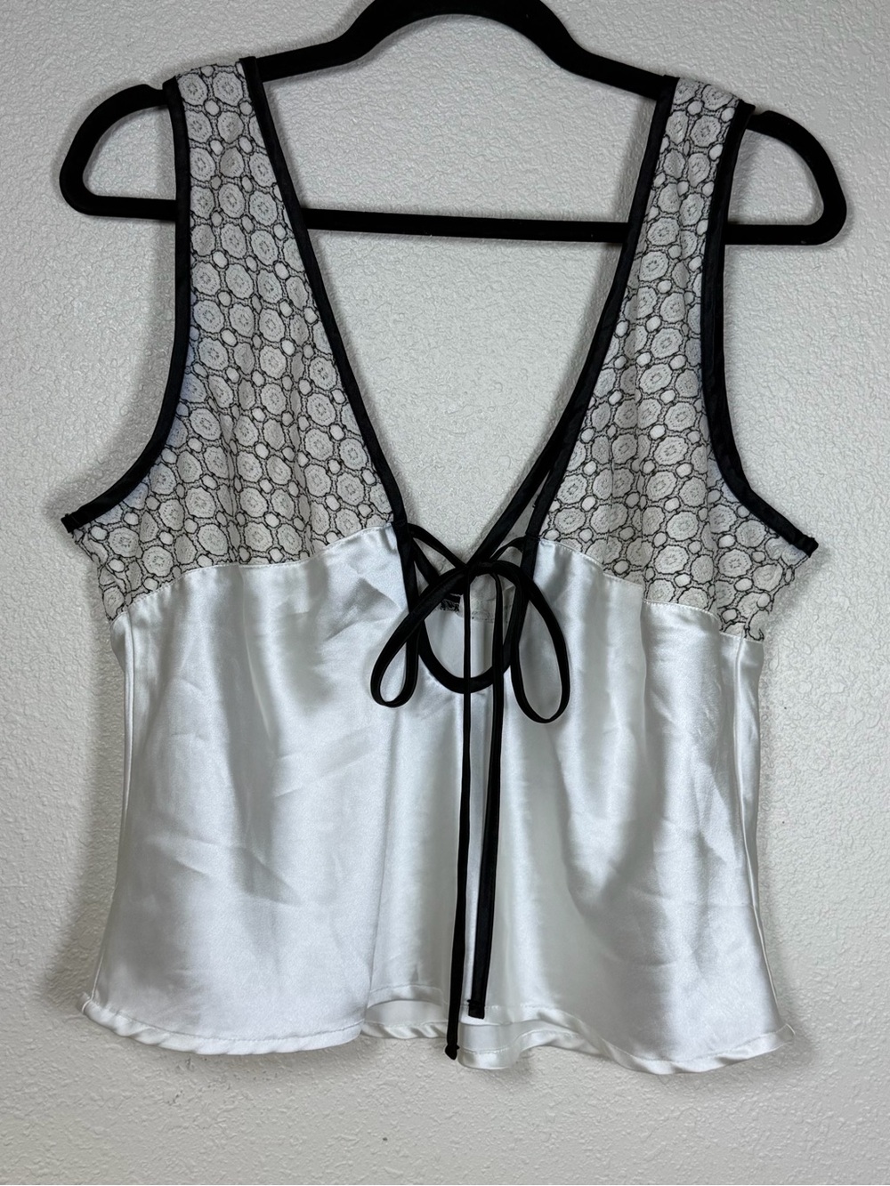 Nasty Gal Two Tone Satin Contrast Tank Going Out Sexy Tie Front Size 12 Plunge V